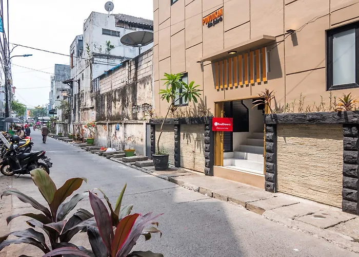 Reddoorz Plus Near Hayam Wuruk 2 Jakarta